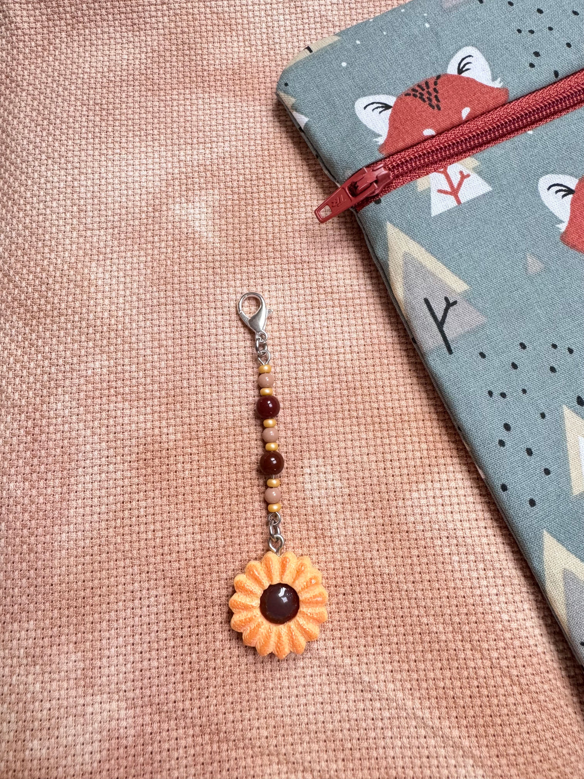 Round Biscuit Project Bag Zip Charm