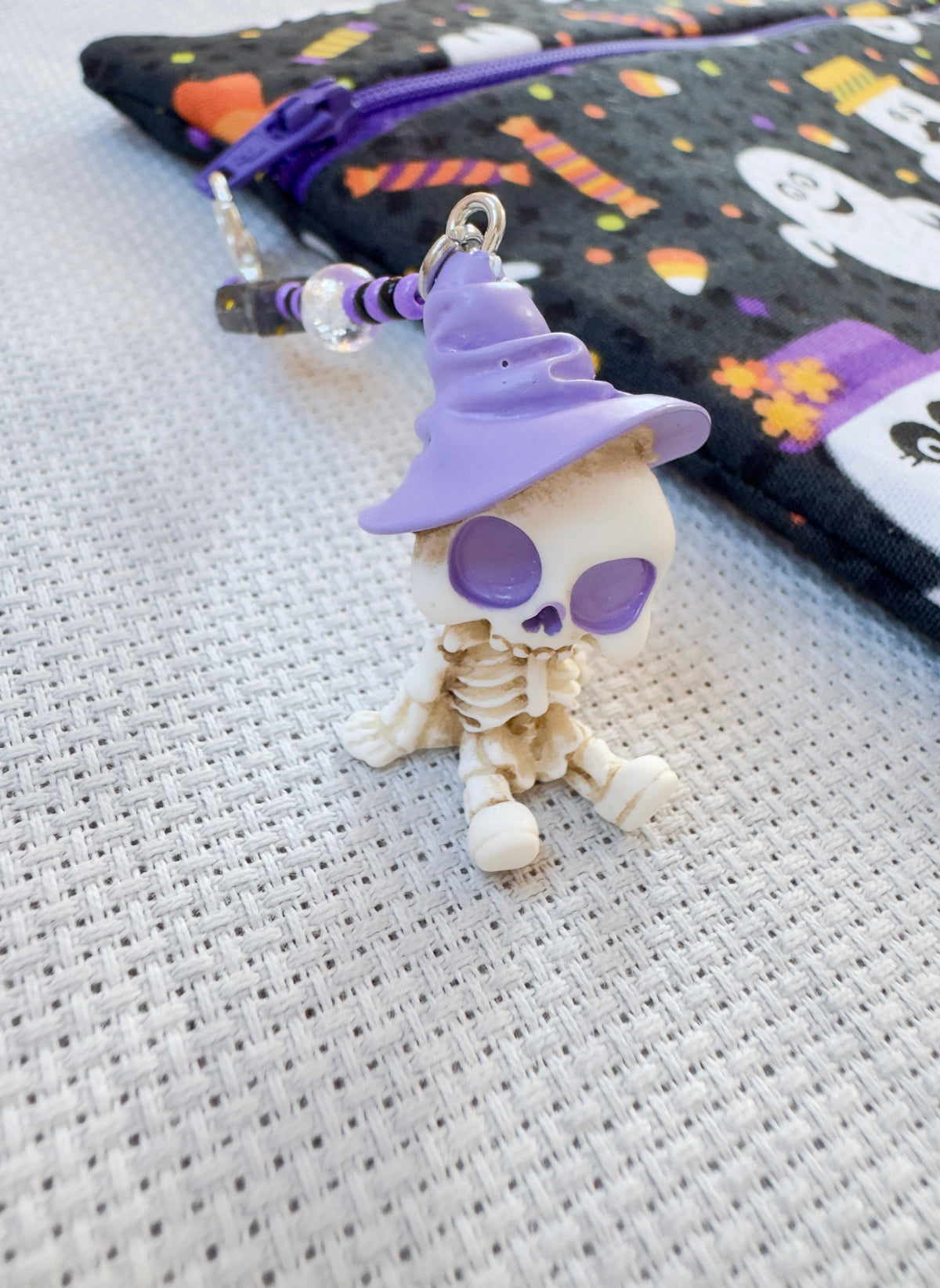 Sitting Skeleton with Hat Bag Zip Charm