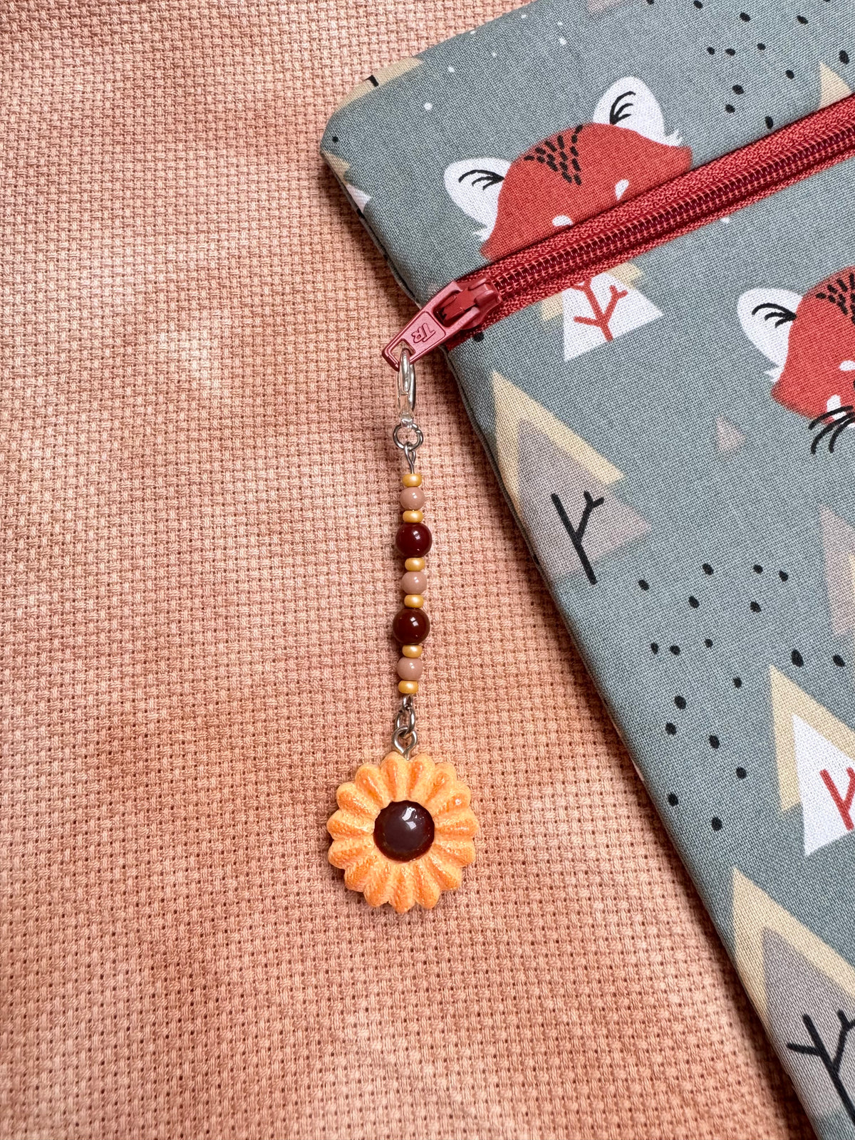 Round Biscuit Project Bag Zip Charm