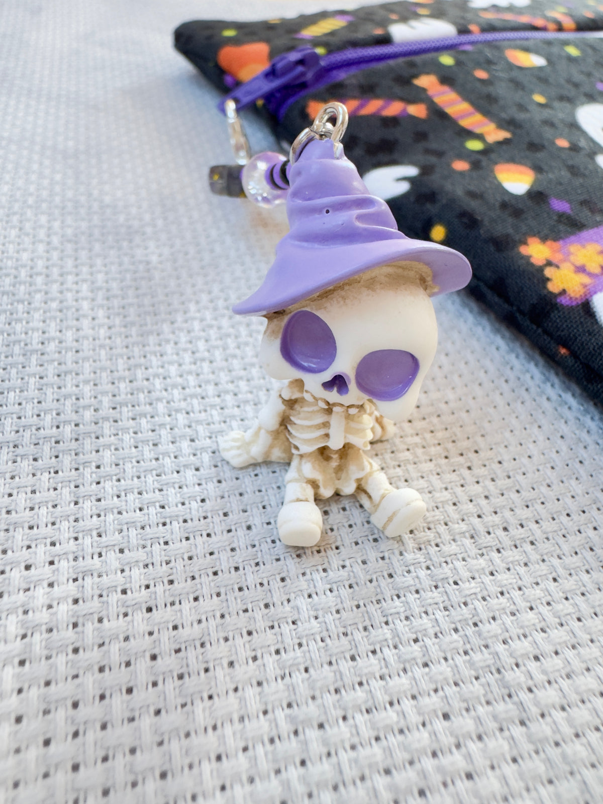 Sitting Skeleton with Hat Bag Zip Charm