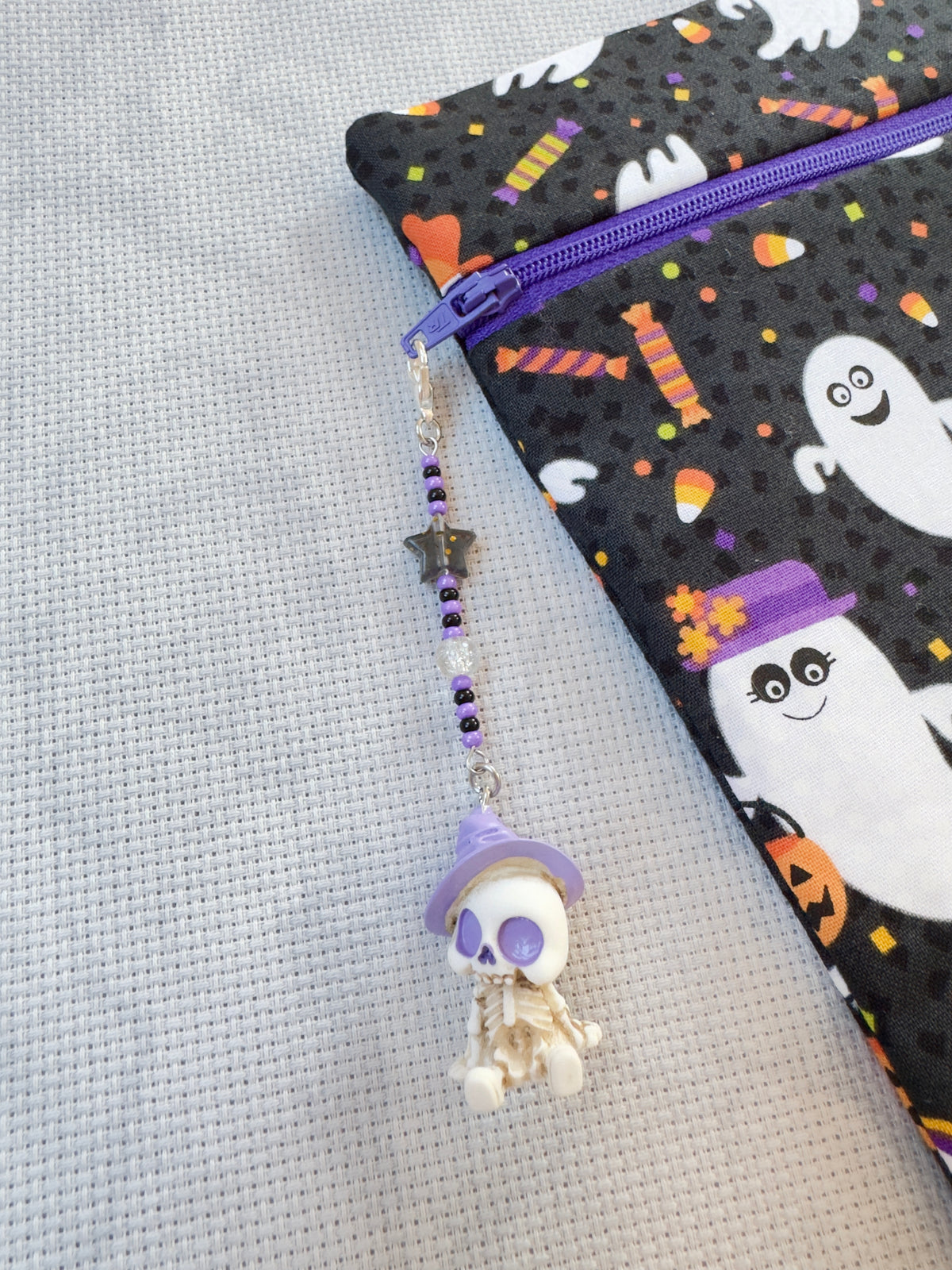 Sitting Skeleton with Hat Bag Zip Charm