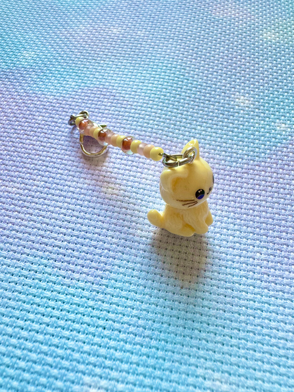 Cream Sitting Cat Project Bag Zip Charm