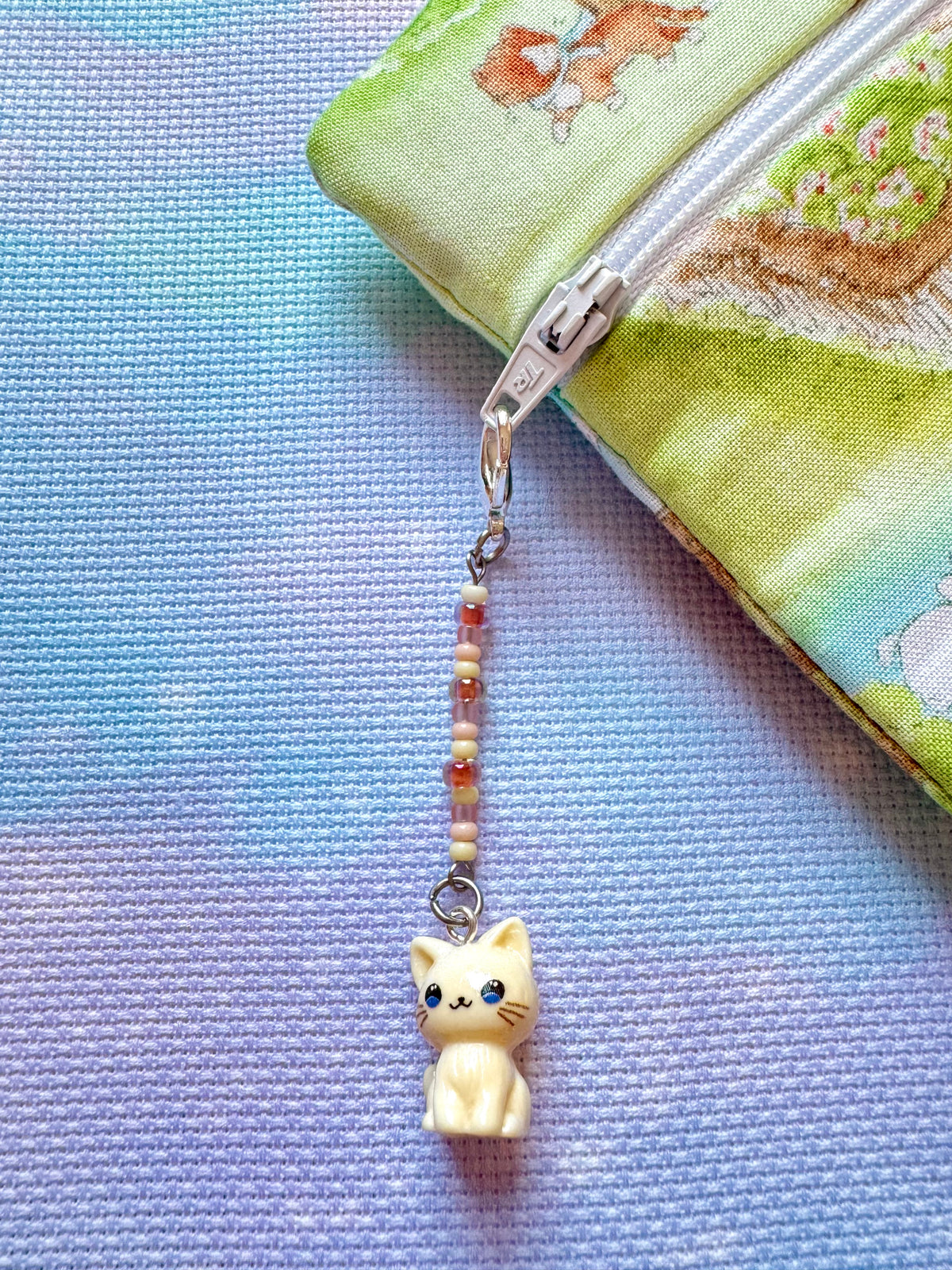 Cream Sitting Cat Project Bag Zip Charm