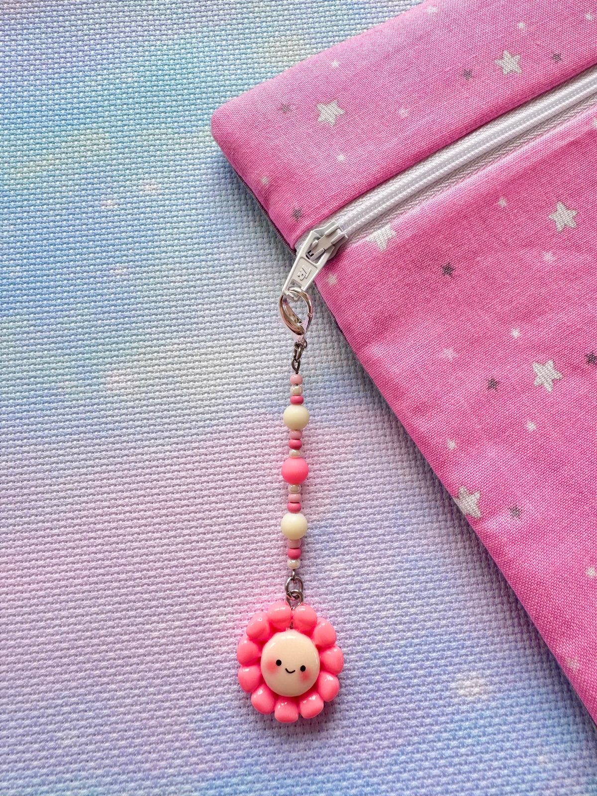 Smiley Flower Project Bag Zip Charm (5 colours available)