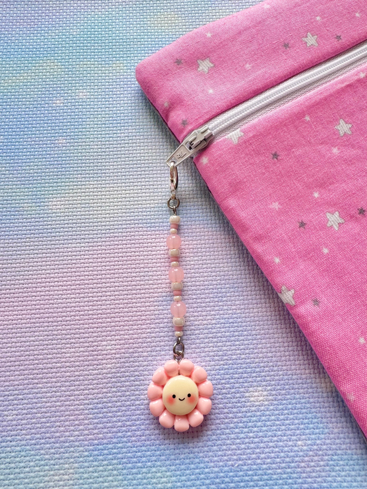 Smiley Flower Project Bag Zip Charm (5 colours available)