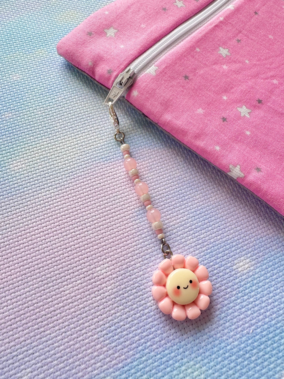 Smiley Flower Project Bag Zip Charm (5 colours available)