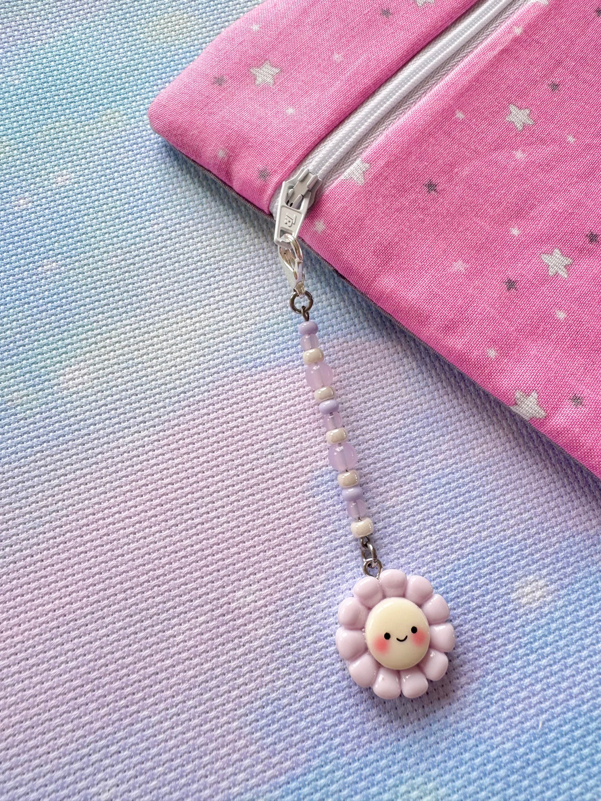 Smiley Flower Project Bag Zip Charm (5 colours available)
