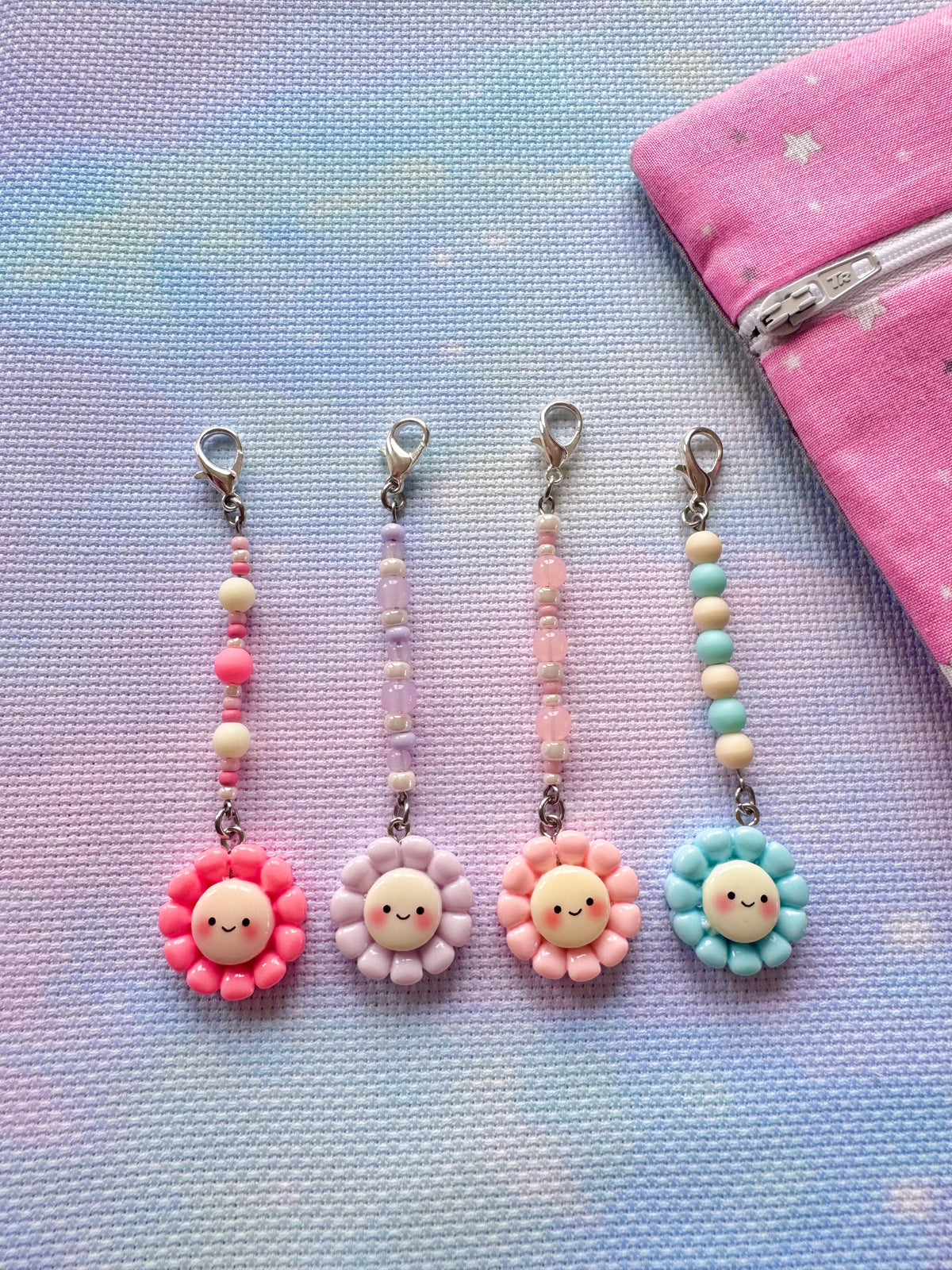 Smiley Flower Project Bag Zip Charm (5 colours available)