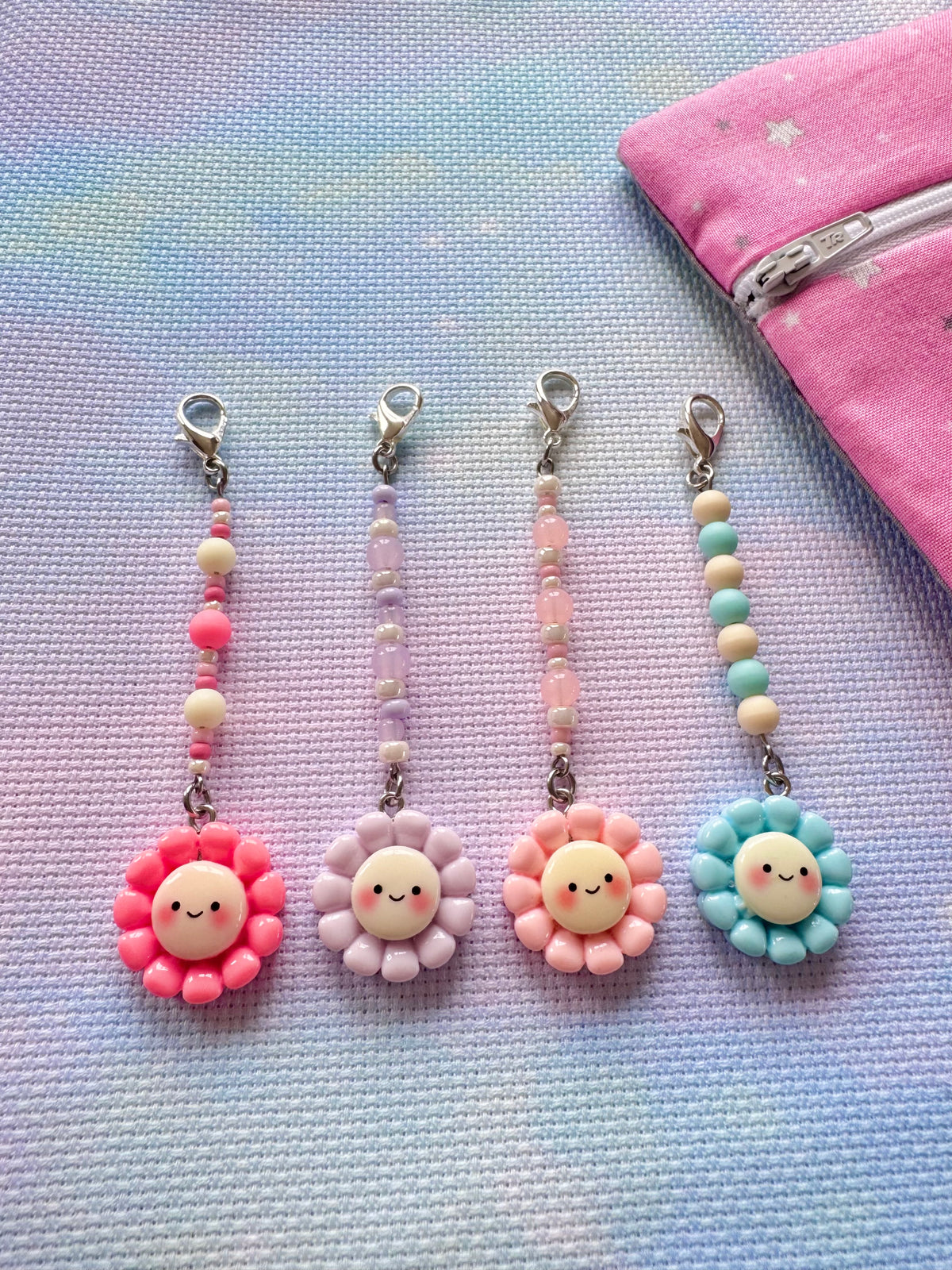 Smiley Flower Project Bag Zip Charm (5 colours available)