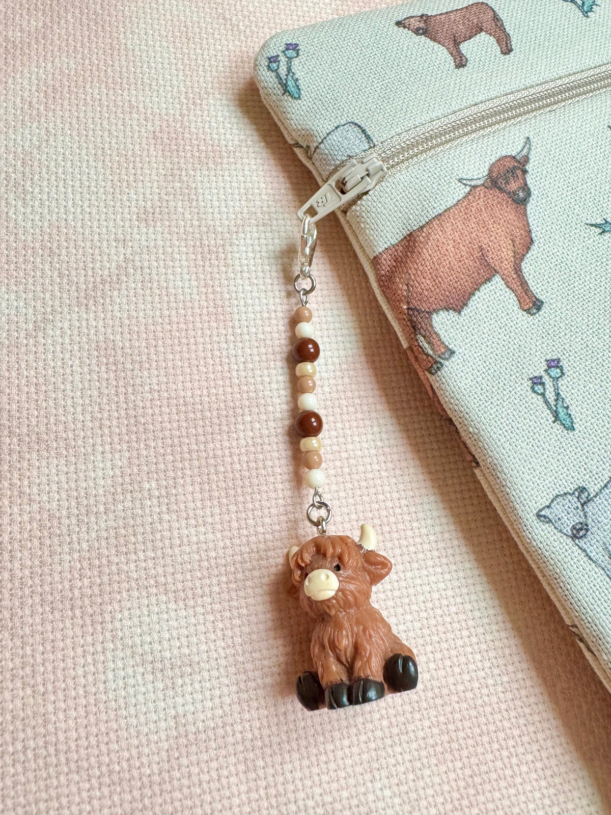 Highland Cow Project Bag Zip Charm